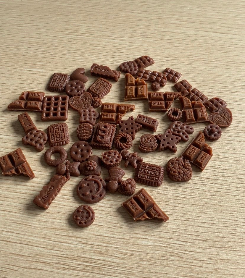 Chocolate and biscuit wax melts
