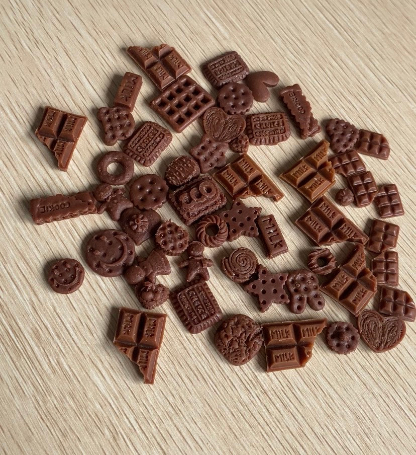 Chocolate and biscuit wax melts